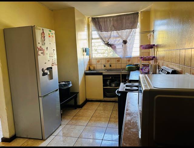 3 BEDROOM APARTMENT FOR SALE IN SUNNYSIDE